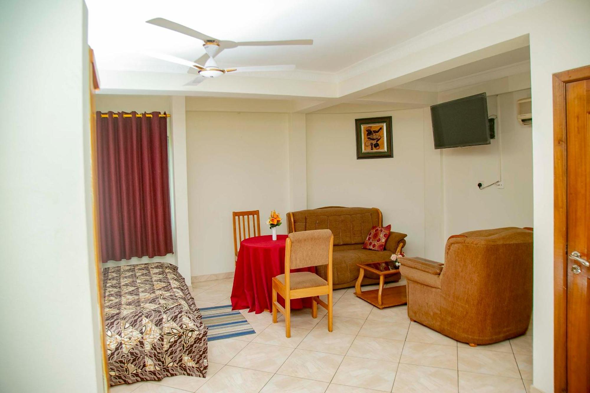 Brookvale Hotel Weija Exterior foto