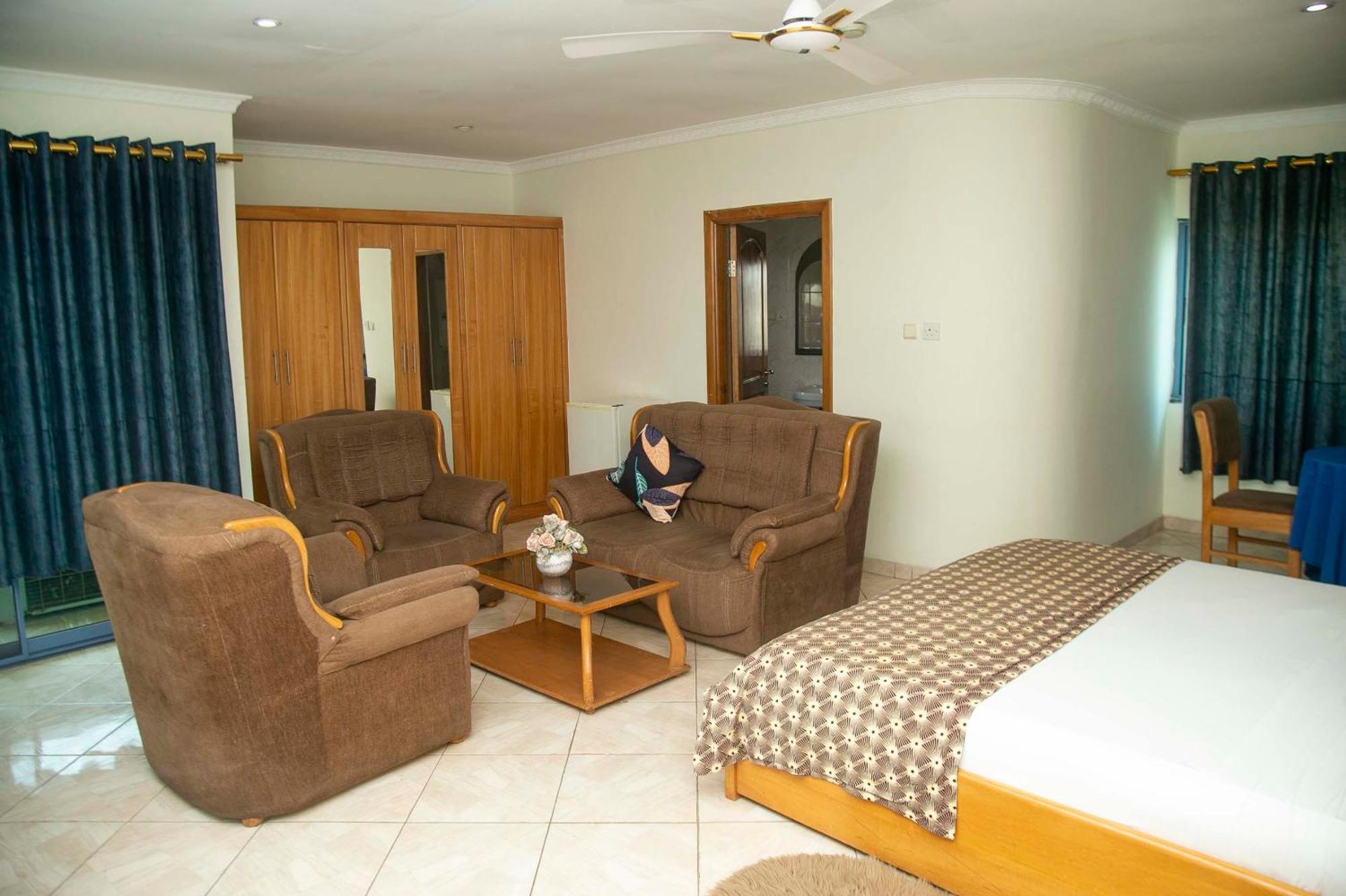 Brookvale Hotel Weija Exterior foto