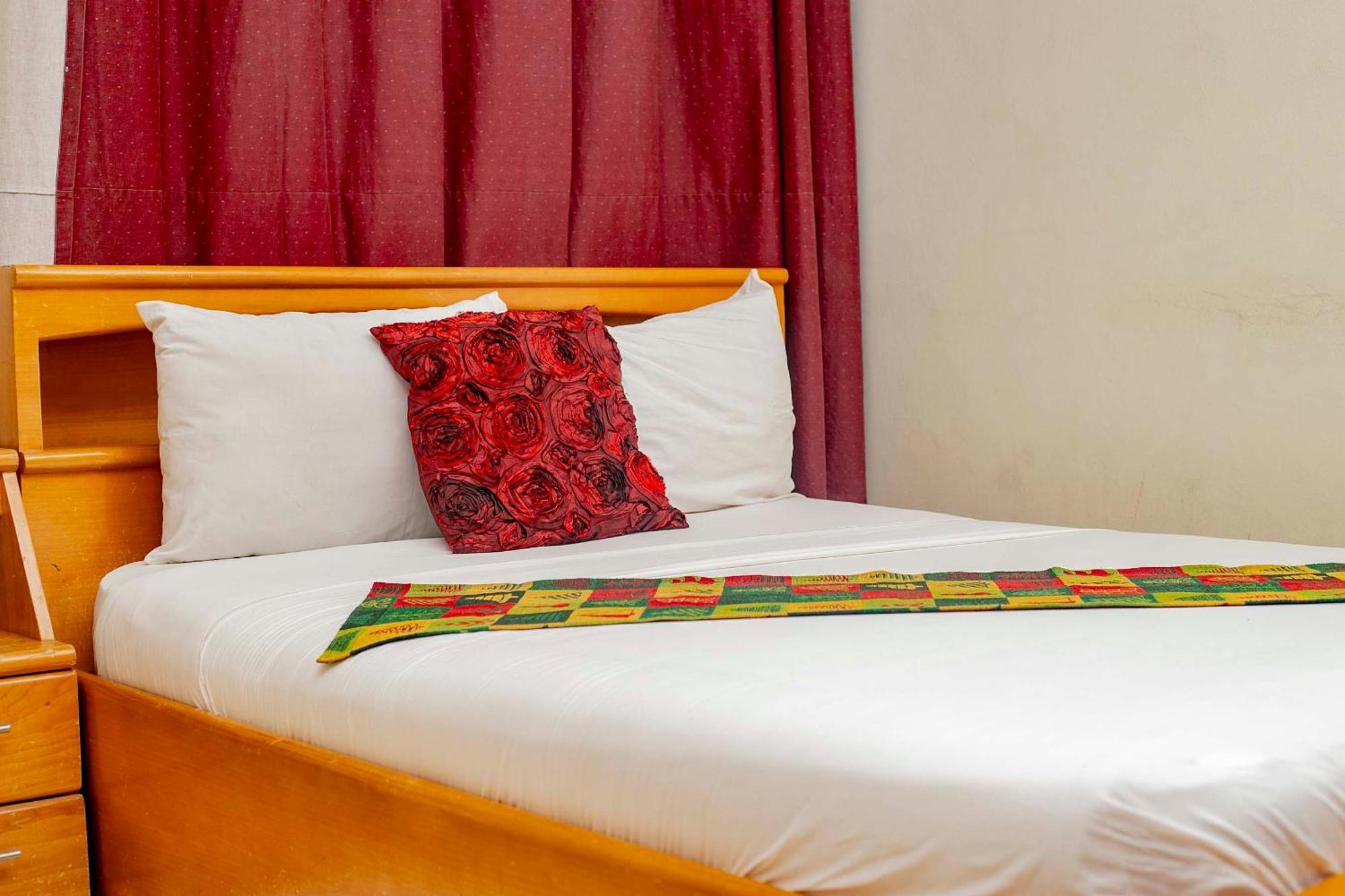 Brookvale Hotel Weija Exterior foto