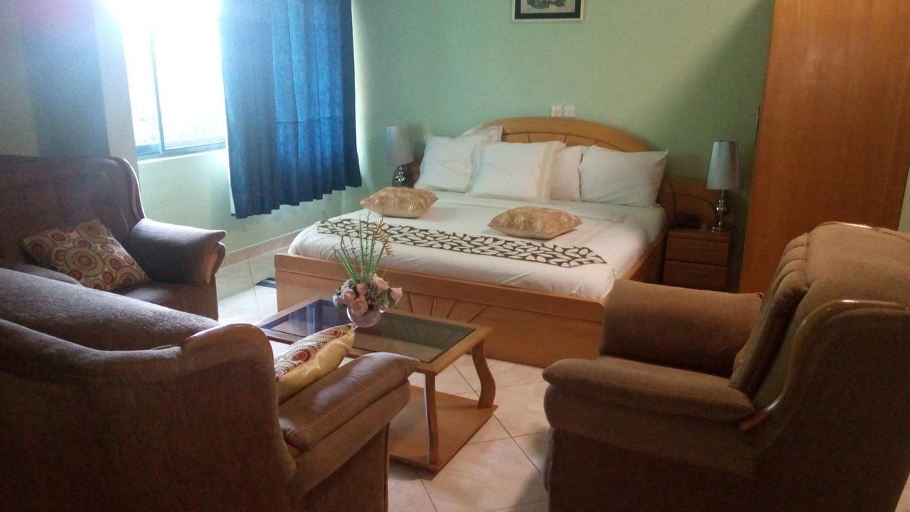 Brookvale Hotel Weija Exterior foto